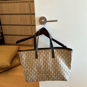 CH Carolina Herrera shopping bag